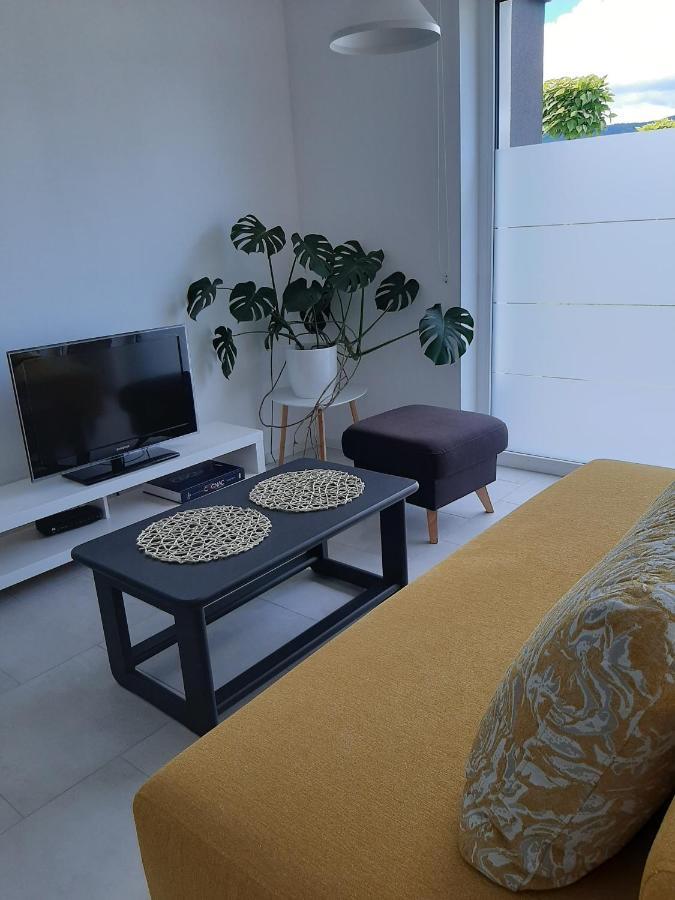 Green Bee-apartment Lesce  Buitenkant foto